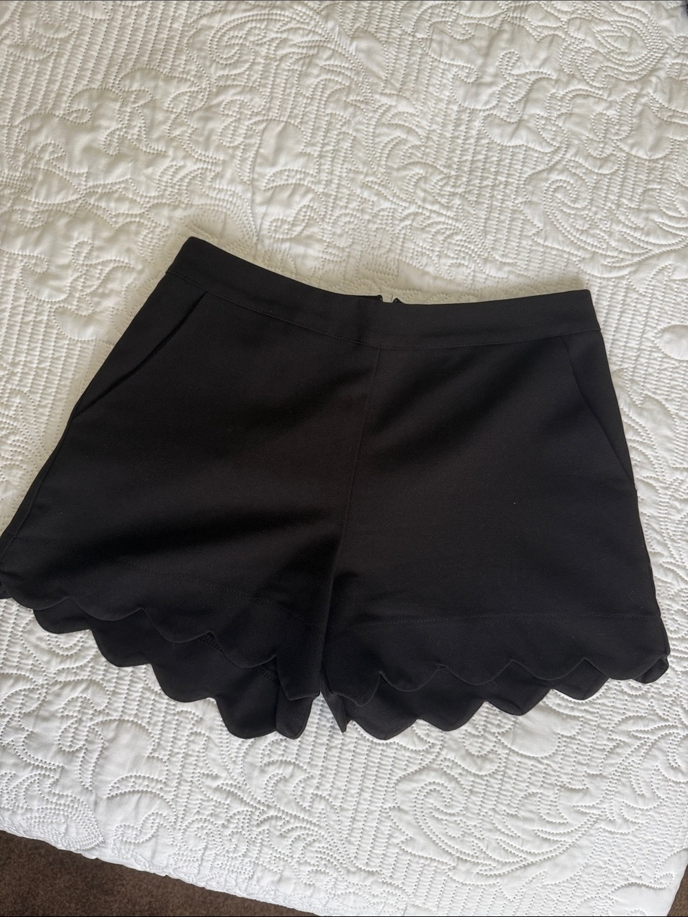 June & Hudson Black Scallop Shorts